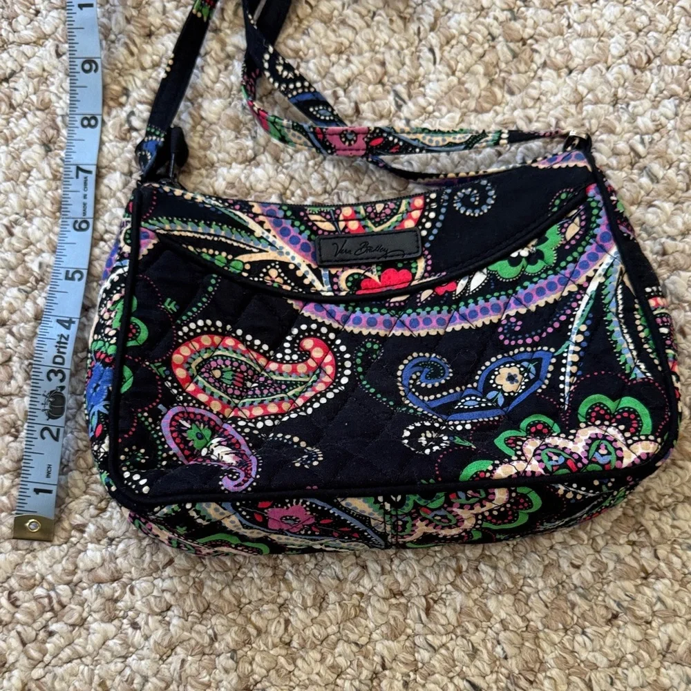 Vera Bradley Paisley Crossbody purse Zip close, adjustable strap, back pocket